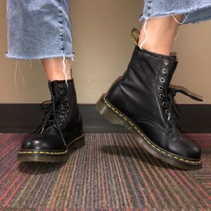 Women's Black Dr Martens size 7!